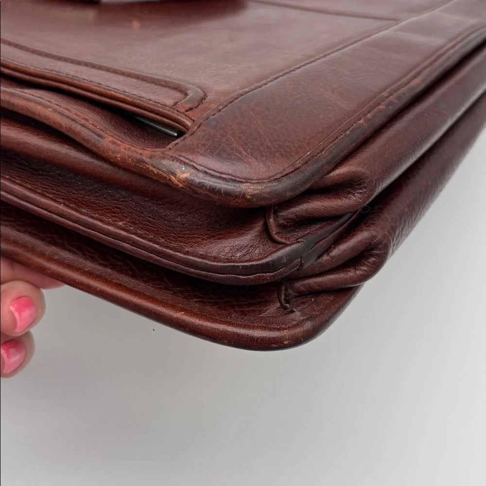 Ellington Brown Leather Attaché Briefcase Messenger Bag BLEMISH